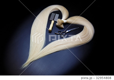 hair extension equipment of natural blonde hair 32954808