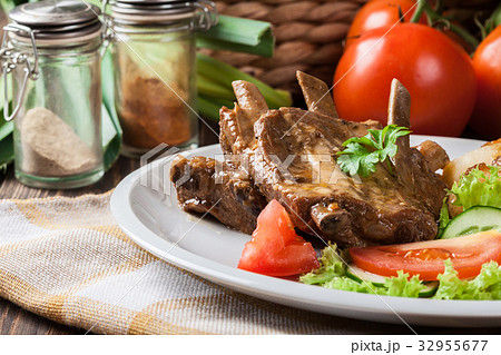 Pork spareribs served with silesian noodles 32955677
