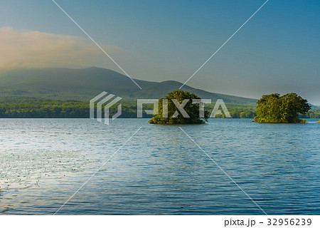大沼と蝦夷駒ヶ岳 大沼と蝦夷駒ヶ岳 32956239
