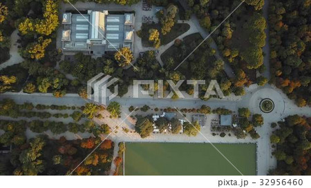 flight drones over the famous Park of the Retiro flight drones over the famous Park of the Retiro 32956460