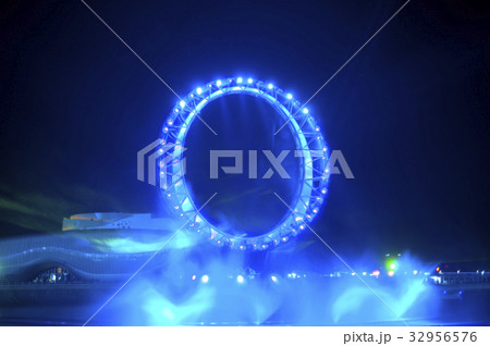 博覧会 夜景 風景 32956576