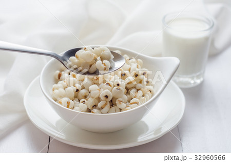 Healthy breakfast with boiled job's tears porridge Healthy breakfast with boiled job's tears porridge 32960566