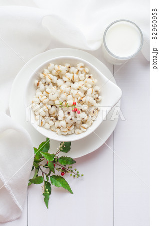 Healthy breakfast with boiled job's tears porridge Healthy breakfast with boiled job's tears porridge 32960953