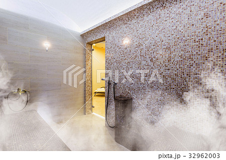 Interior of Turkish sauna, classic Turkish hammam 32962003