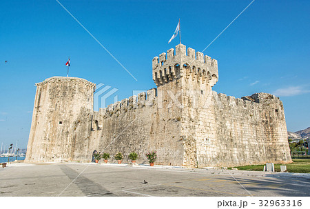 Kamerlengo is a castle and fortress in Trogir Kamerlengo is a castle and fortress in Trogir 32963316