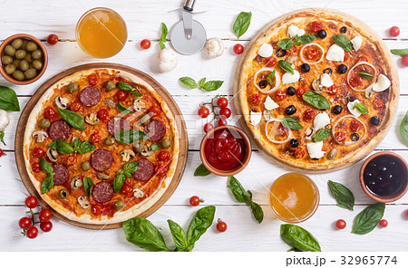 Italian pizza and ingridiend Italian pizza and ingridiend 32965774