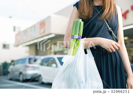 主婦 買いもの 32966251
