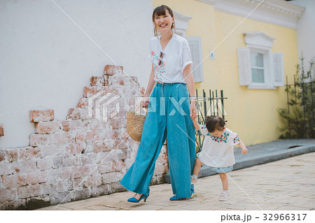 Parenting 32966317