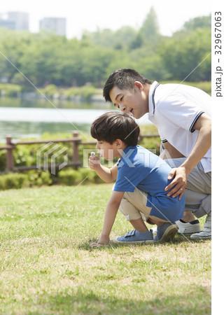 公園 東洋人 息子 32967063