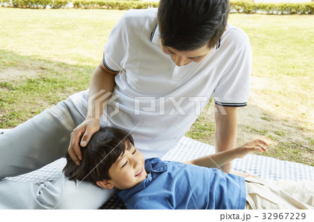 感情 公園 見下ろす 32967229