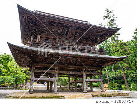 円覚寺 三門(山門) 神奈川県鎌倉市 2017年7月現在 円覚寺 三門(山門) 神奈川県鎌倉市 2017年7月現在 32967717