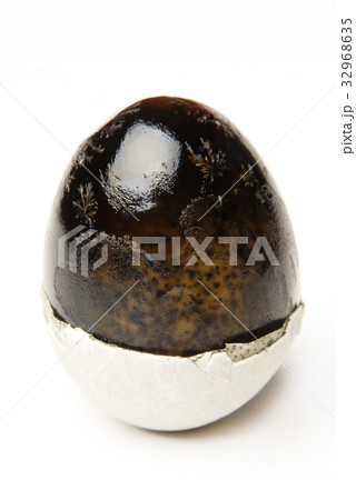 Preserved egg  32968635