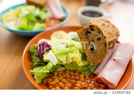 British breakfast British breakfast 32969790