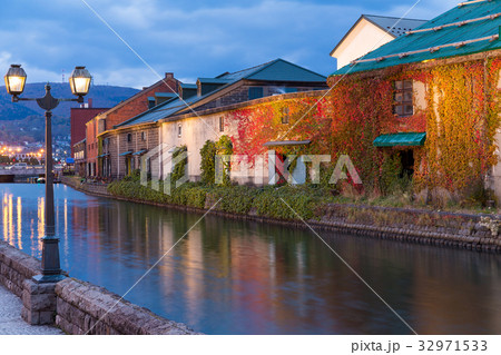 Otaru canal 32971533