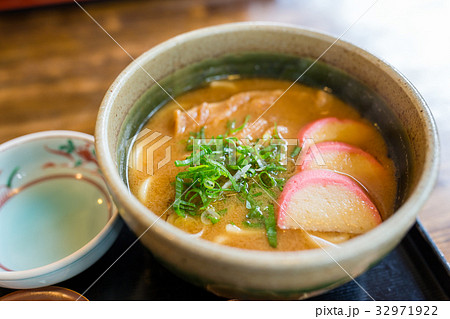 Japanese udon 32971922