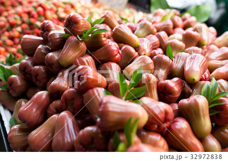 Wax apple in wet market Wax apple in wet market 32972838
