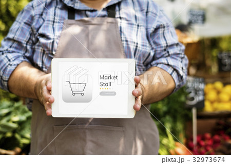 Online Shopping Store Order Concept Online Shopping Store Order Concept 32973674