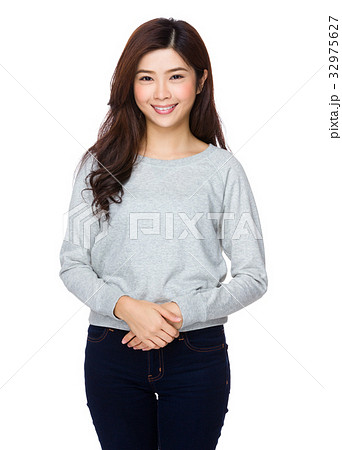 Woman portrait 32975627