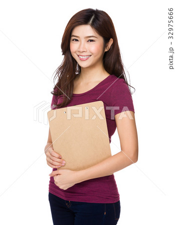 Asian Woman hold with clipboard 32975666