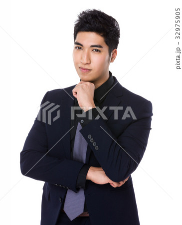 Young businessman portrait Young businessman portrait 32975905