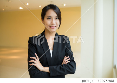 Businesswoman portrait Businesswoman portrait 32975988