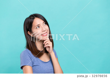 Woman thinking something 32976656