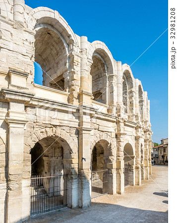 Amphitheater in Arles, France Amphitheater in Arles, France 32981208