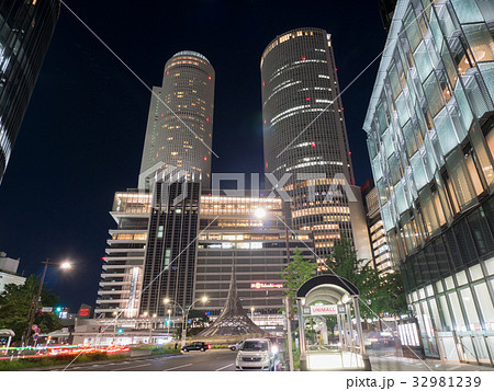 名古屋駅前　都市風景　夜景 32981239