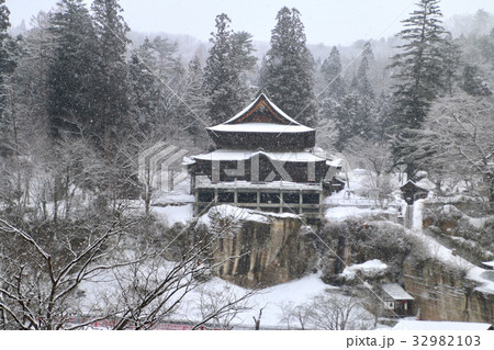 冬の福満虚空蔵尊円蔵寺（柳津町） 32982103
