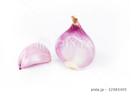 Closeup of Shallots on white background Closeup of Shallots on white background 32983405
