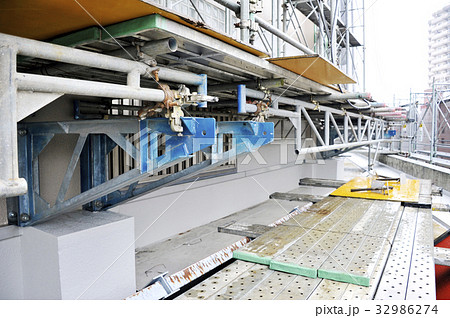 張出し足場 32986274