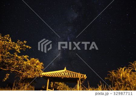 八重山諸島・西表島の美しい星空 八重山諸島・西表島の美しい星空 32987711