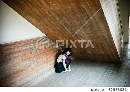 学校の階段 女子高生の写真素材