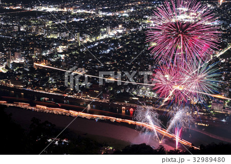 花火と夜景 花火と夜景 32989480