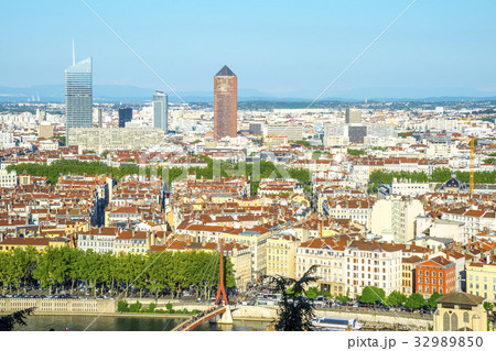 フルビエールの丘からリヨンの街を望む 32989850