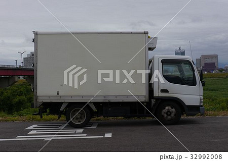 2t冷凍車(右側面) 32992008