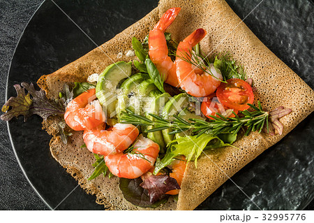 そば粉のクレープ　ガレット　 galette French food 32995776