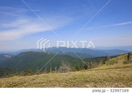 徳島県　剣山山頂　山頂から見た風景 32997169