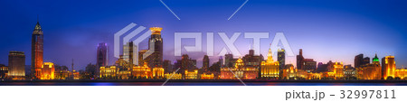 Shanghai skyline cityscape Shanghai skyline cityscape 32997811