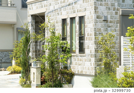 住宅のエントランス 住宅のエントランス 32999730
