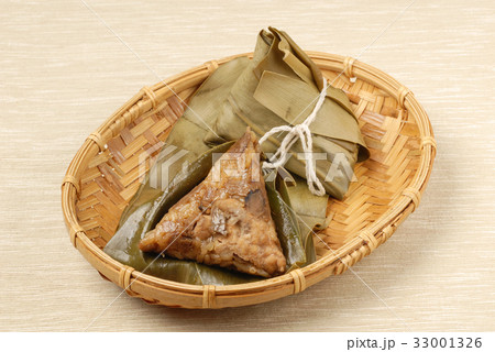 Steamed rice dumpling 33001326