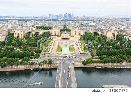 Square Trocadero view from Eiffel tower. Square Trocadero view from Eiffel tower. 33007476