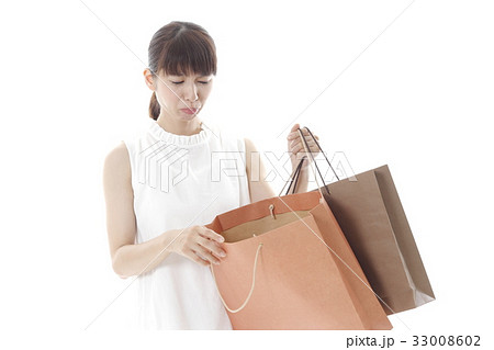 買ったものを無くした女性 買ったものを無くした女性 33008602