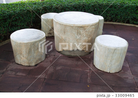 Rest table set in the park Rest table set in the park 33009465