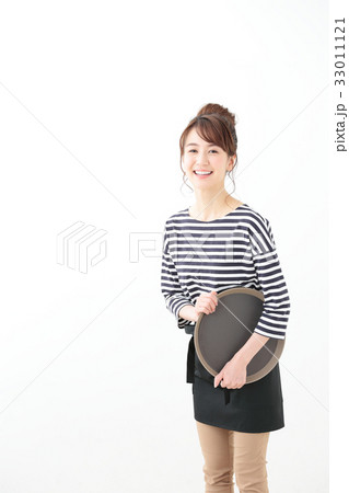 笑顔の女性　飲食業 33011121