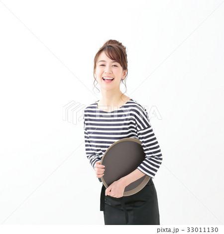 笑顔の女性　飲食業 33011130