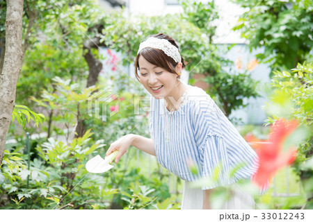 ガーデニング 女性 ガーデニング 女性 33012243