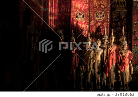 Old Buddha Sculptures 33013662