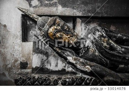 Ruin of Ayutthaya Buddha sculpture 33014076