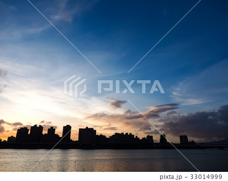 青い空 晴れた空 晴れ空 33014999